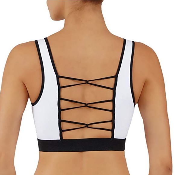 Criss Cross Detail Sports Bra in white - Picture 2 of 3